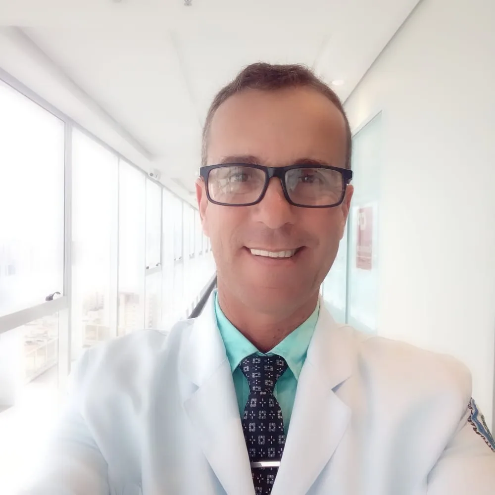 Dr. Prof. Ronalldo JM — Presidente · Psicanalista clínico e Terapeuta